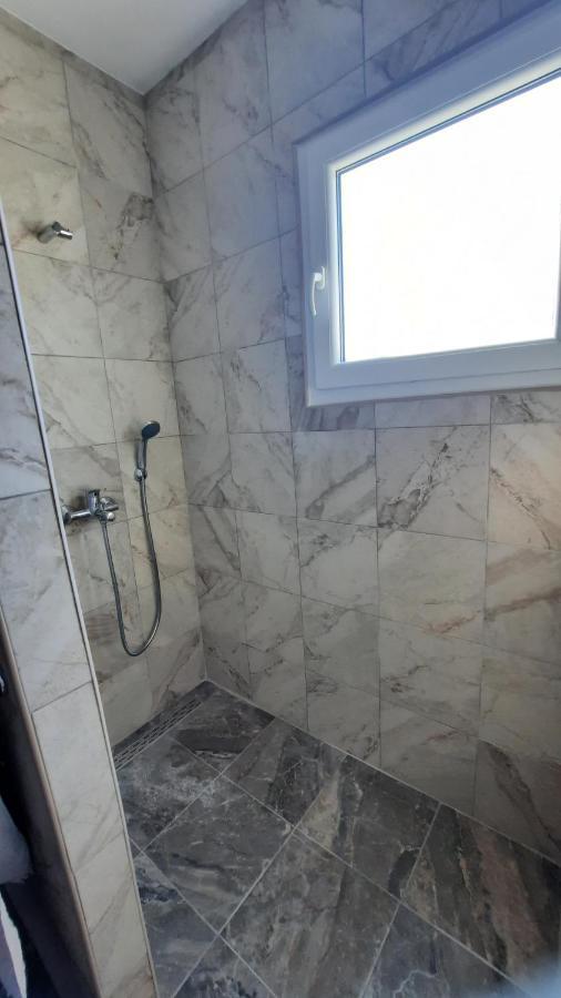 Apartment Pinoapplosinj Veli Lošinj Eksteriør bilde