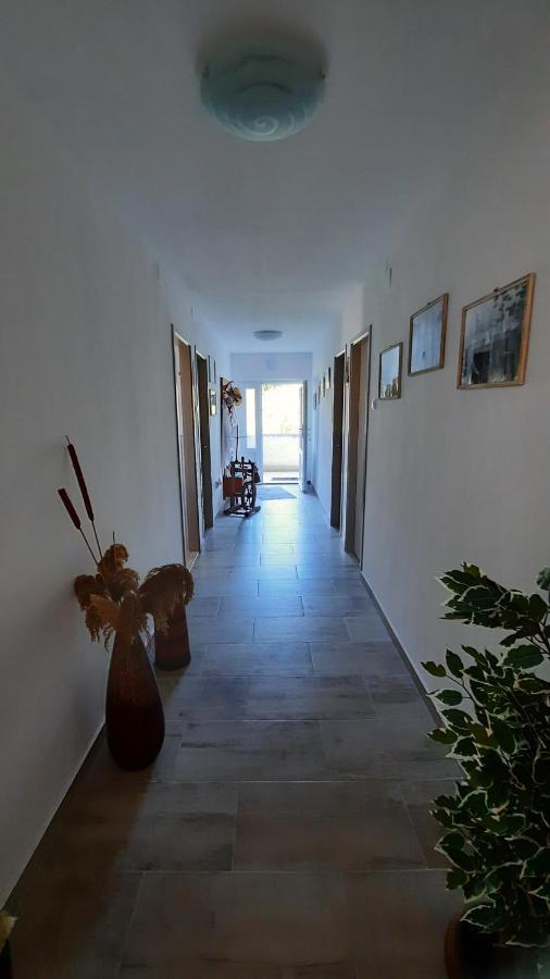 Apartment Pinoapplosinj Veli Lošinj Eksteriør bilde