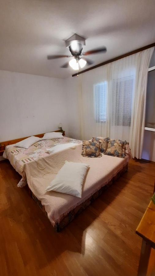 Apartment Pinoapplosinj Veli Lošinj Eksteriør bilde