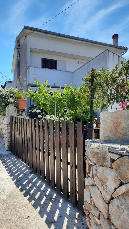 Apartment Pinoapplosinj Veli Lošinj Eksteriør bilde